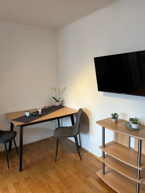 TV and multimedia, Dining area