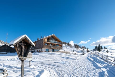 Property building, Natural landscape, Winter
