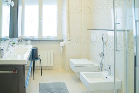 Shower, Toilet, Bathroom, bidet, internet