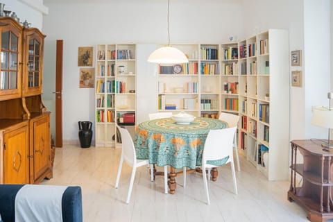 Library, Seating area, Dining area