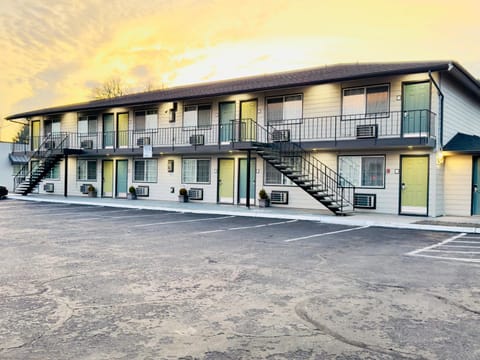 Royal Inn Eugene- Airport Hotel in Eugene