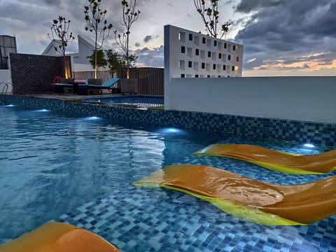 Pool view, Swimming pool