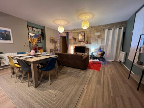 Living room, Seating area, Dining area