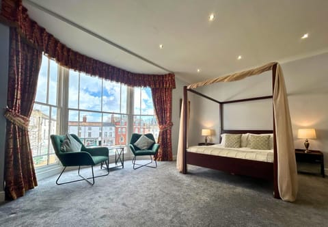 Seating area, Bedroom