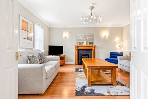 Olive Tale House in Henley-on-Thames