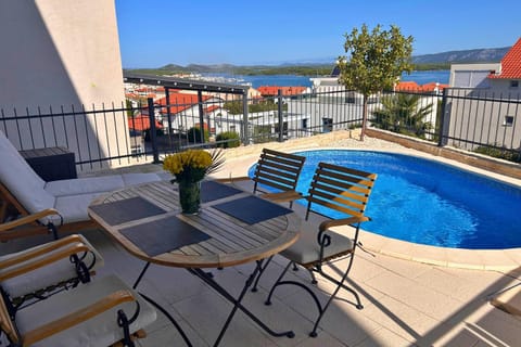 Balcony/Terrace, Swimming pool