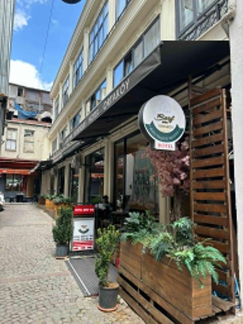 Property building, Day, Neighbourhood, Street view, Location