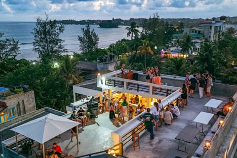 Property building, Restaurant/places to eat, BBQ facilities