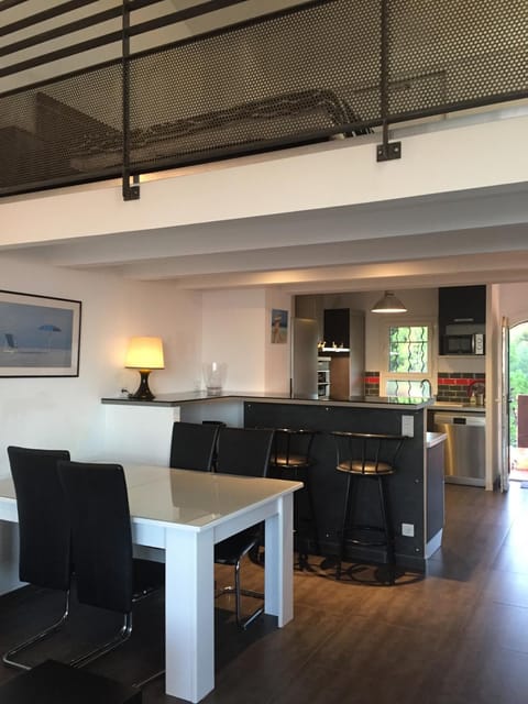 MAGNIFIQUE VUE MER Apartment in Sausset-les-Pins