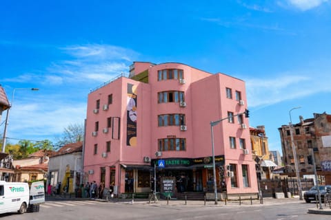 Property building, Facade/entrance