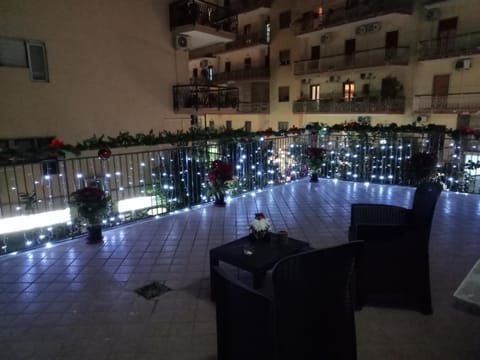 Property building, Balcony/Terrace, Balcony/Terrace, Evening entertainment, Internal: Not applicable to any particular room