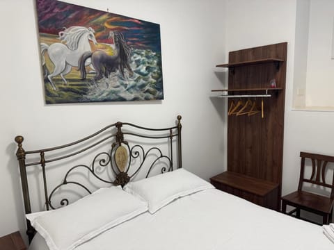 Photo of the whole room, Decorative detail, Bedroom