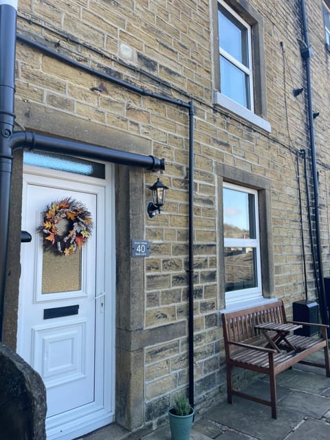 Brook Cottage House in Holmfirth