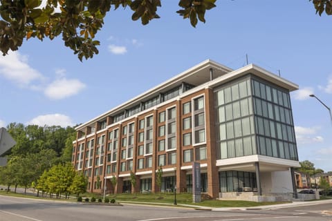Property building, Day, Location