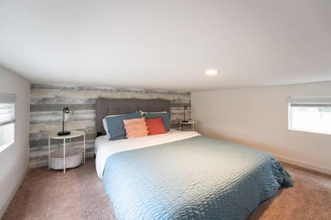 Peaceful Tiny Home Loft and Sauna House in San Luis Obispo