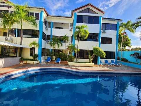 Property building, Swimming pool