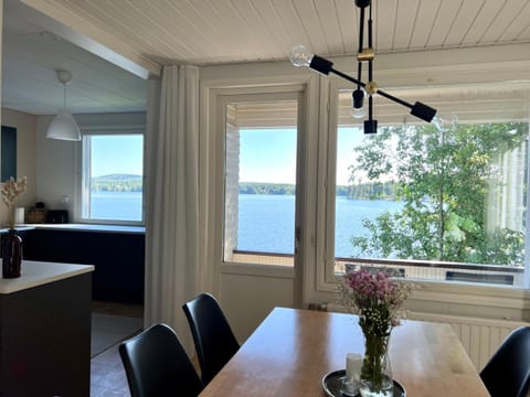 Kotirinne 135 - järven rannalla Chalet in Finland