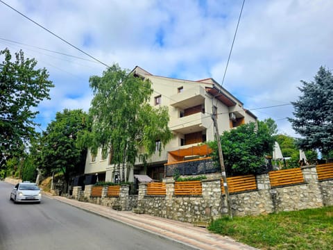 APARTMANSKI SMEŠTAJ SOLARIS kod Aqua Parka Lux Apartman LAZAR Apartment in Serbia