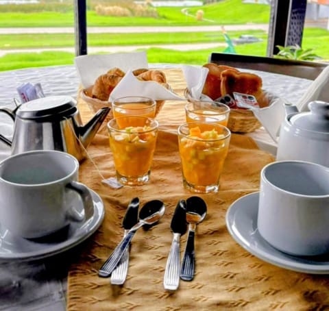 Sea view, Breakfast