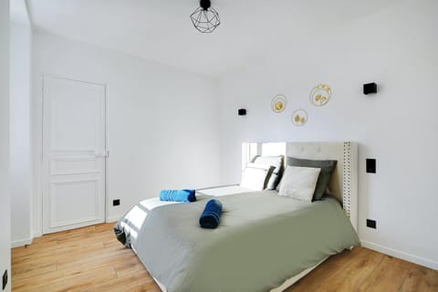 Bed, Bedroom, internet