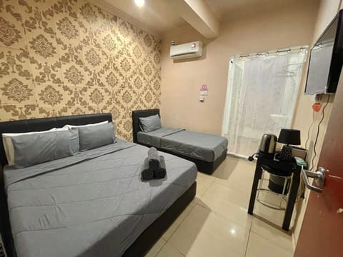 Bed, TV and multimedia, Bedroom, air conditioner