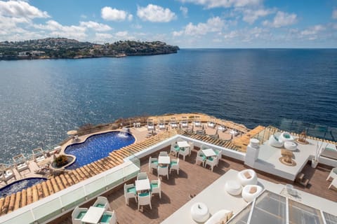 Natural landscape, View (from property/room), Pool view, Sea view, Swimming pool, sunbed