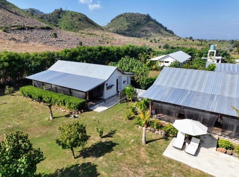 Property building, Day, Natural landscape, Mountain view
