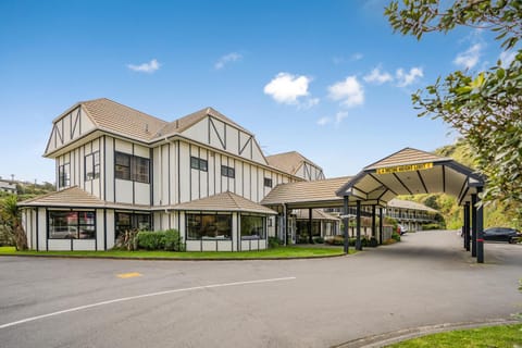 Property building, Day