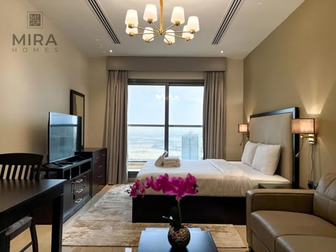 Bed, TV and multimedia, Bedroom