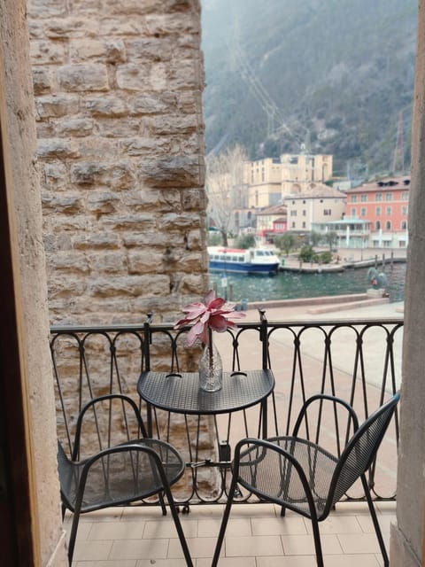 Balcony/Terrace, Lake view