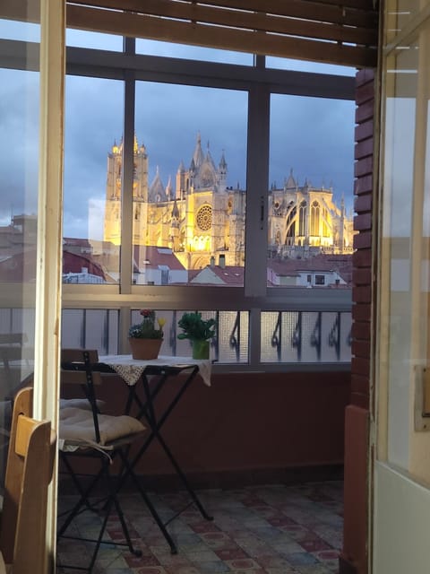 Patio, View (from property/room), Balcony/Terrace, Living room, Seating area, Dining area