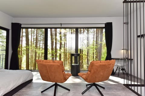 Seating area, flat iron