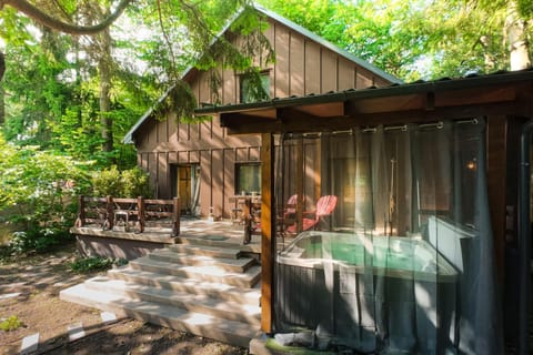 Property building, Natural landscape, Hot Tub