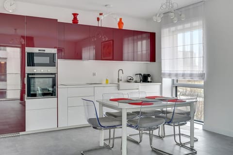 Coffee/tea facilities, Kitchen or kitchenette, Dining area, dishwasher, minibar, pet friendly, stove, toaster