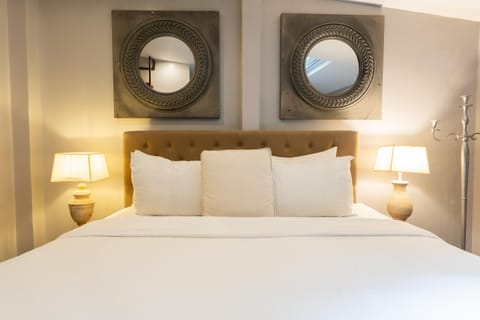 Bed, Photo of the whole room, Bedroom, internet, air conditioner