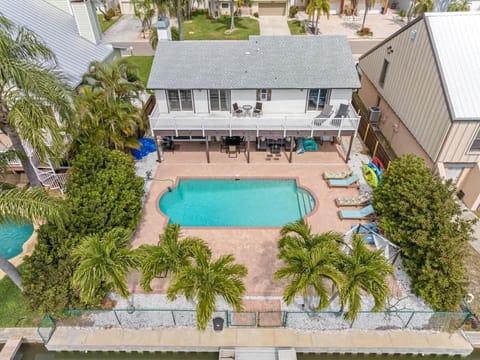 Day, Bird's eye view, Pool view, Swimming pool, sunbed
