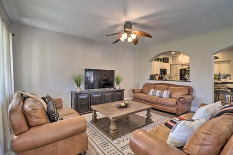 Lavish Family Escape with Game Room in Avondale! House in Avondale