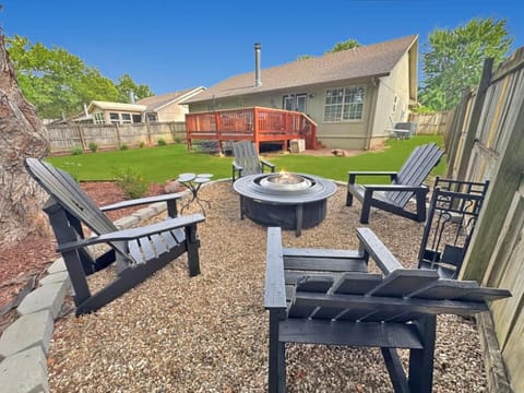 Seating area, fireplace, sunbed