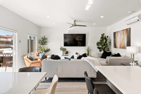 Family Reunion Fun #13 & #15 home House in St George