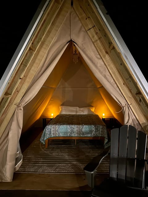 Bohamia - Cozy A-Frame Glamp on 268 acre forest retreat Luxury tent in Alabama