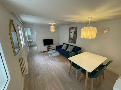 TV and multimedia, Dining area