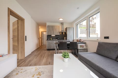 Kitchen or kitchenette, Food, stove, kitchen