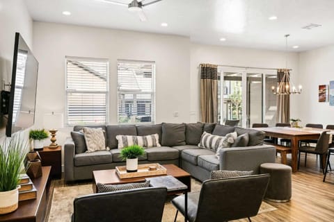 Red Cliffs Retreat Ocotillo #8 townhouse House in Santa Clara