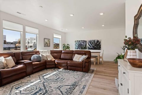 Cloud 9 at Desert Color home House in St George