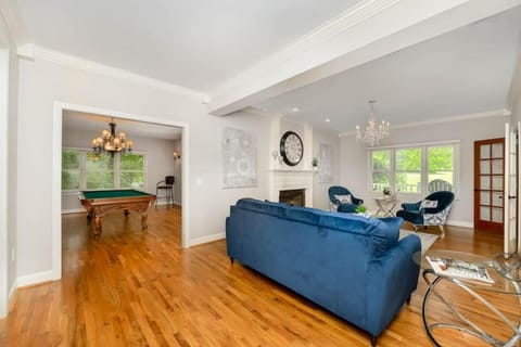 Living room, Seating area, fireplace
