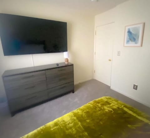 240 Overbrook NEW Franks funky and fashionable furnished home House in Ohio