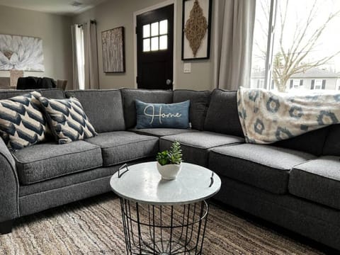 956 Olympia Drive Brand New Mason Home with Luxurious Finishes House in Mason