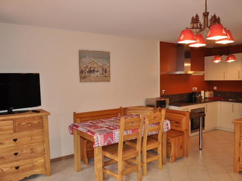 Appartement 3 pièces avec grand balcon, parking - FR-1-692-20 Apartment in Haute-Savoie