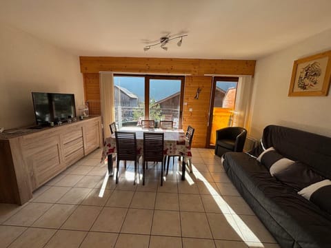 Spacieux 3 pièces au centre avec balcon, parking, animaux admis! - FR-1-692-9 Apartment in Haute-Savoie