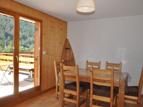 Appartement RDC avec 2 chambres et grande terrasse sud - FR-1-692-26 Apartment in Châtel